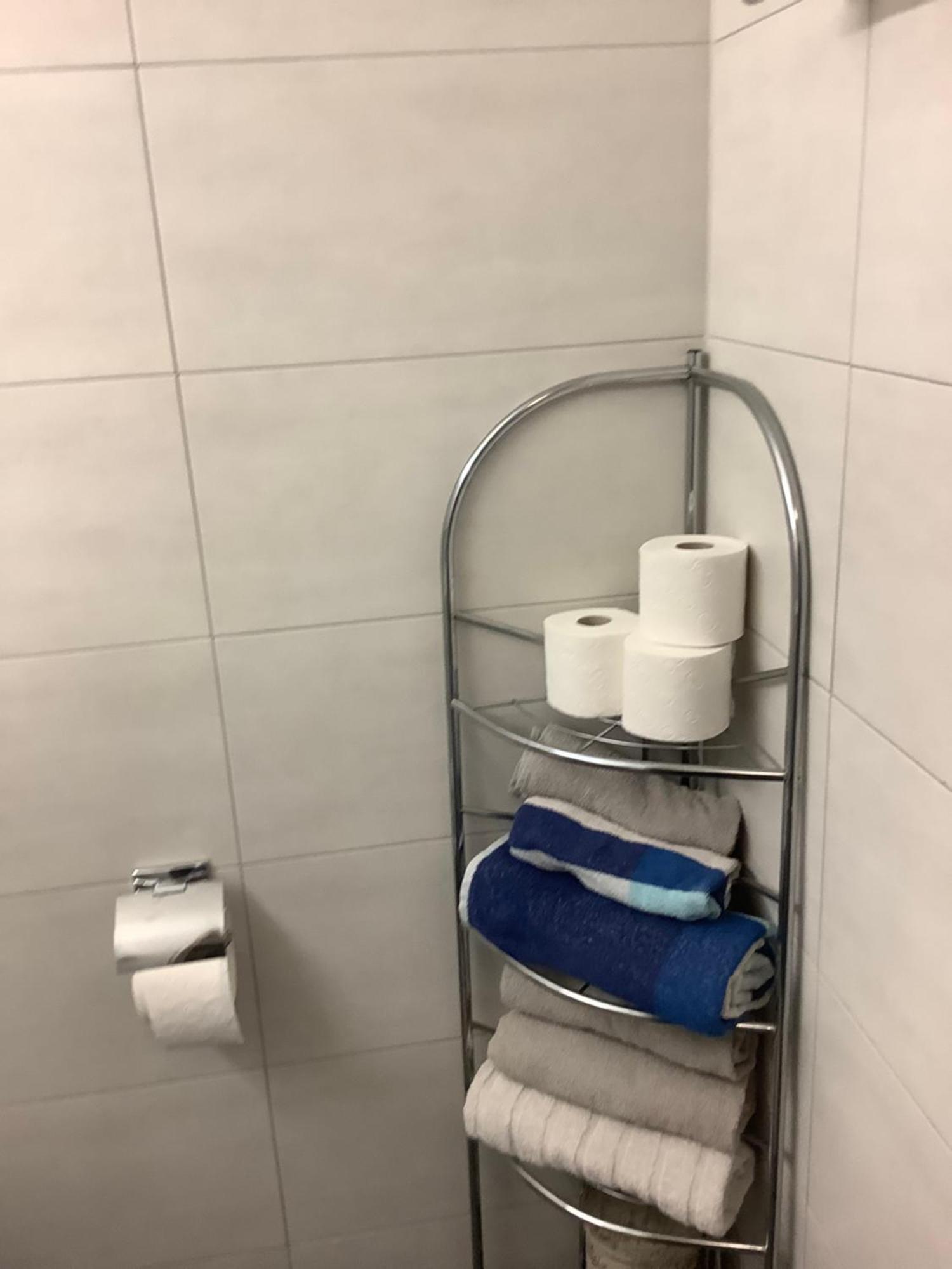 Chambre Spacieuse Et Confortable Avec Ecran Plat Oetwil an Der Limmat Extérieur photo